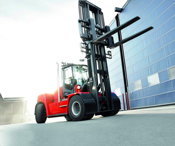 Diesel Stapler 12,0 t Traglast 5,00m Hubhöhe