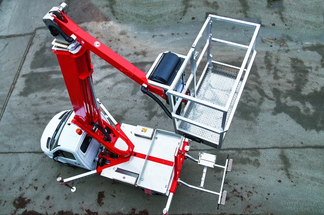 LKW-Arbeitsbühne 17,60 m