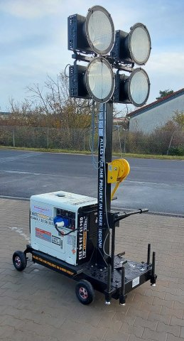Mobiles 7m Flutlicht, 4x300W Led