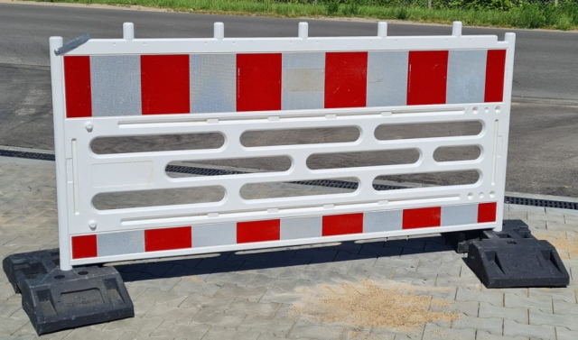 Schrankenzaun mit Stiften